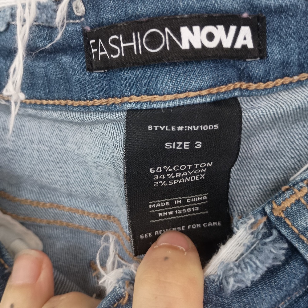 Fashion Nova Distressed Raw Waist Skinny Jeans - Picture 4 of 7